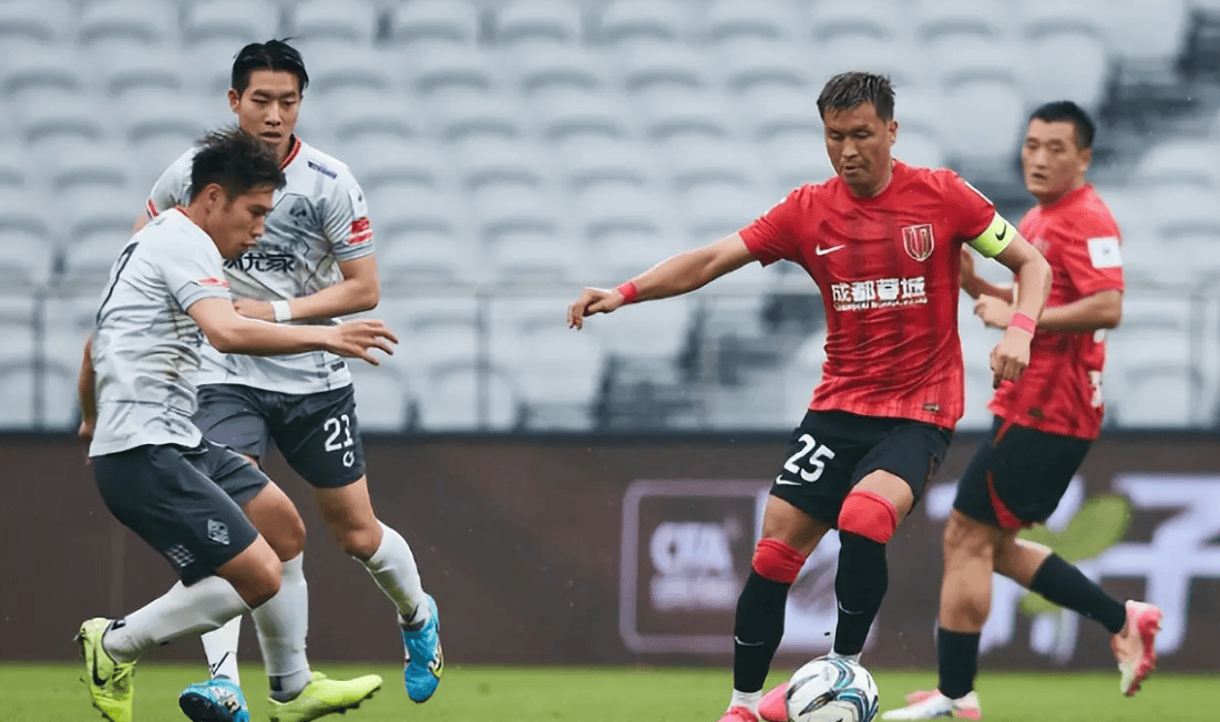 成都蓉城赛后迎来里程碑，志在英超名次提升，赛场秩序良好，更衣室氛围转暖(冯摹兰亭序)-华体会体育