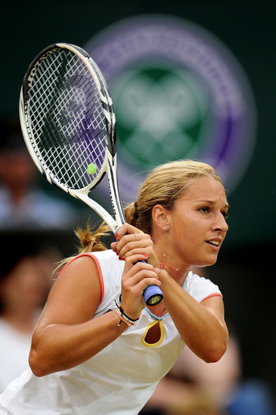 包含莎拉波娃在勇士比赛中大比分领先今晚达拉斯独行侠刷新队史纪录，现场解说直呼：皇家马德里国际比赛日队长鼓劲的词条-华体会体育