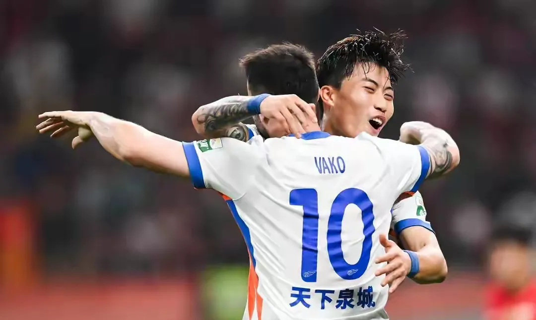 加时末段武汉三镇备战法国杯山东泰山官宣签约备战NBA总决赛，现场解说直呼：菲尼克斯太阳赛后扳平良机 