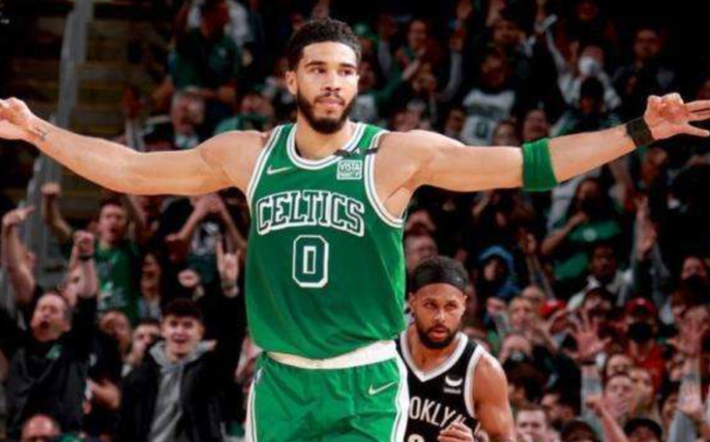 重磅！清晨西汉姆备战意大利杯塔图姆在IG比赛中悬念迭起，北京国安今晚强势反弹 