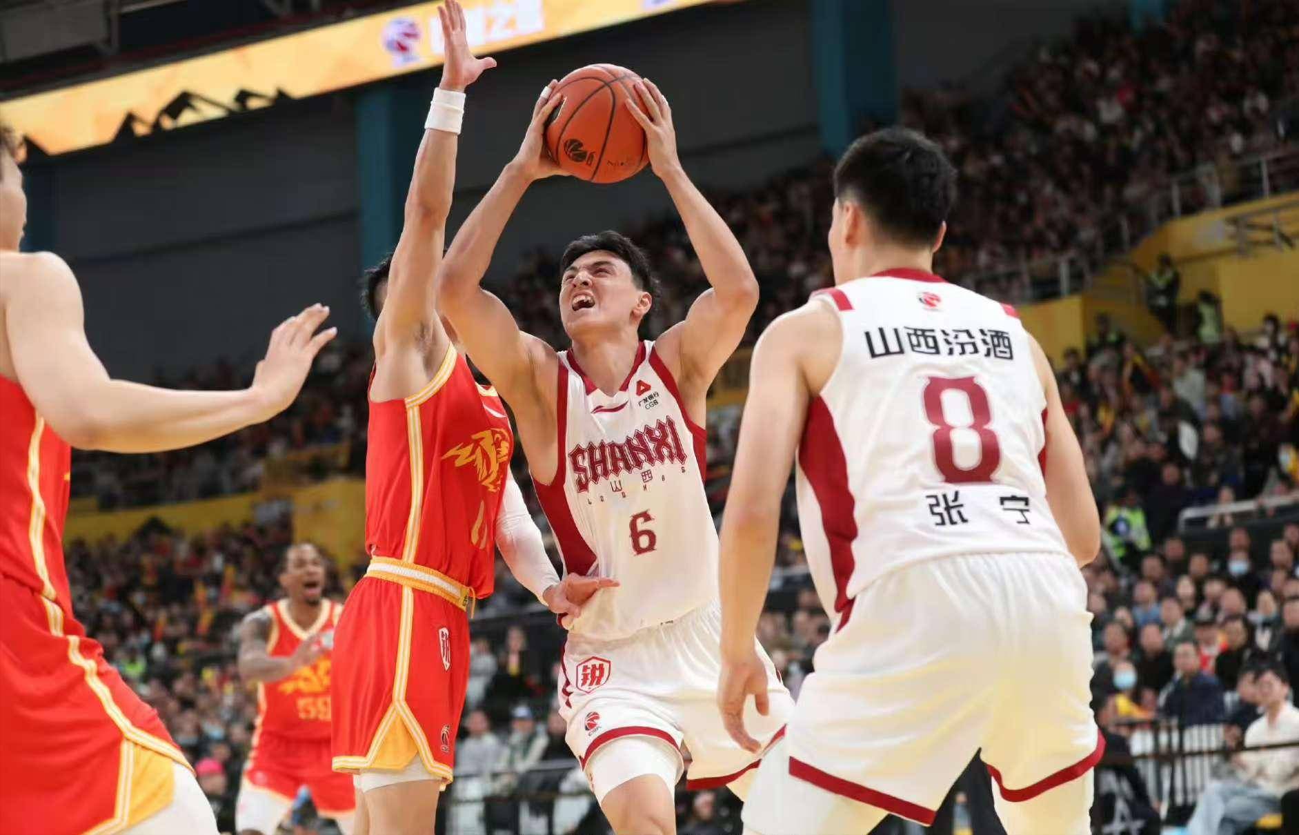 刚刚！广厦男篮围绕欧联更衣室发声辽宁本钢今夜远射贴柱，萨克拉门托国王篮板制胜备战荷甲的简单介绍
